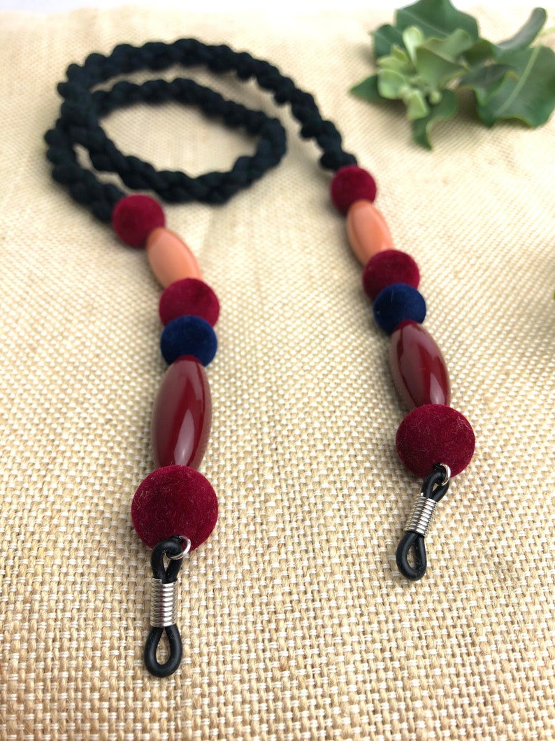 Glasses chain Garnet cord for glasses Chain for garnet and beige glasses Gifts for her Winter glasses chain Tirolinas.