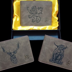 Carteira de couro masculina gravada em UK Highland Cow Stag Lion, presente para ele com caixa de presente, cartões e moedas