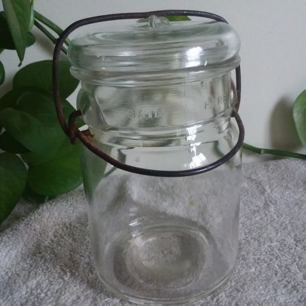 Vintage Hazel Atlas Canning Jar, 1940s Clear Glass Pint Jar with Lid