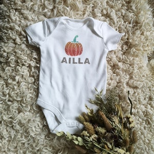 Personalised Halloween Organic Cotton Sleepsuit, Bodysuit, vest, t-shirt, Pumpkin, Baby, Handmade, Printed, Name, Initials, cotton, unisex, 画像 3