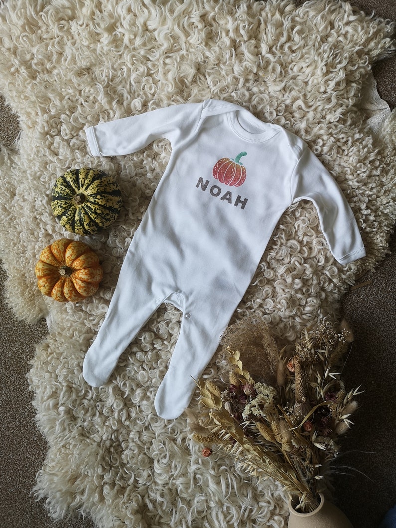 Personalised Halloween Organic Cotton Sleepsuit, Bodysuit, vest, t-shirt, Pumpkin, Baby, Handmade, Printed, Name, Initials, cotton, unisex, Bild 4