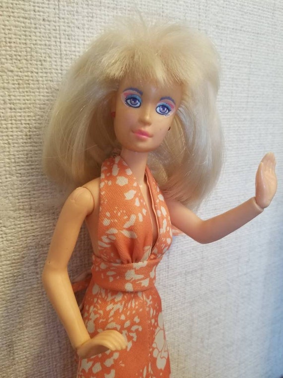 jem doll with light up earrings