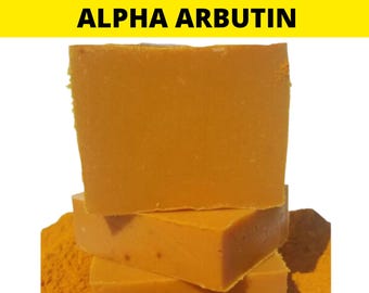 Sapone fatto a mano con acido cogico alla curcuma: uniforma il tono della pelle, profumo di agrumi