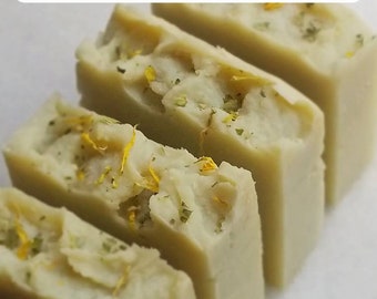 TAMANU Face Body Soap Even Skin Texture, Dry skin or combination Skin