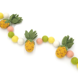Pineapple Garland, Summer Decor, Fruit Garland, Felt Ball Garland, Pom Pom Garland, Felt Pineapple, Pineapple Decor, Pineapple Party Decor