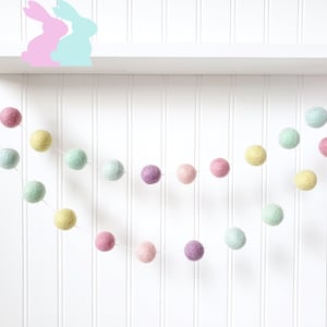 Easter Felt Ball Garland, Spring Pom Pom Garland, Easter Garland, Easter Decor, Easter Decorations, Spring Decor, Spring Garland, Pastel