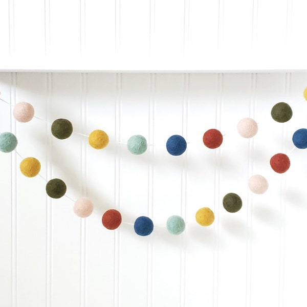 Pom Pom Garland, Felt Ball Garland, Nursery Garland, Nursery Decor, Kids Room Decor, Playroom Decor