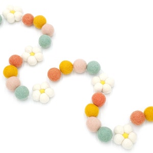 Daisy Garland, Boho Decor, Pom Pom Garland, Girl Nursery Decor, Felt Ball Garland, Girl Room Decor, Boho Garland, Muted Rainbow, Daisy Decor