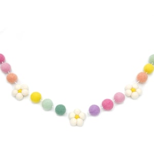 Pastel Rainbow, Daisy Garland, Spring Garland, Spring Decor, Felt Flower Garland, Daisy Decor, Felt Ball Garland, Pom Pom Garland