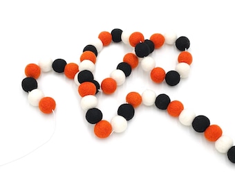 Halloween Garland, Felt Ball Garland, Halloween Decor, Spooky Decor, Fall Mantel Decor, Halloween Party Decor