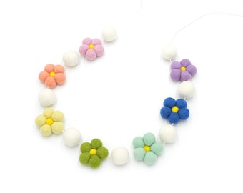 Daisy Garland, Pastel Daisy Flowers, Pom Pom Garland, Felt Ball Garland, Flower Banner, Flower Bunting, Pastel Rainbow, Spring Decor