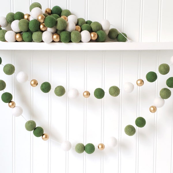 St Patricks Day Decor, St Patricks Garland, Pom Pom Garland, Felt Ball Garland, St Pattys Day,  St Patricks Banner, Green Garland