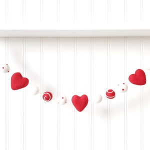 Felt Heart Garland: Valentine&#39;s Day Banner, Girl Nursery Decor
