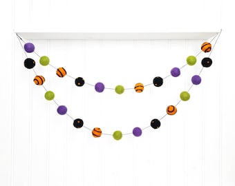 Halloween Felt Ball Garland, Halloween Garland, Spooky Garland, Halloween Decor, Mantel Decor, Halloween Party, Halloween Pom Pom Garland