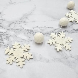 Snowflake Garland, Winter Garland, Christmas Garland, Christmas Decor, Christmas Tree Decor, Winter Wonderland, Neutral Christmas