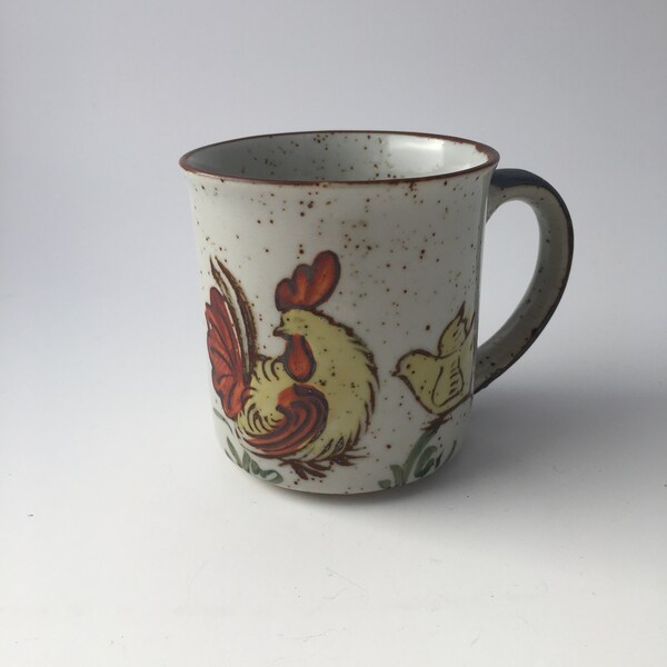 Vintage stoneware hen and chick mug