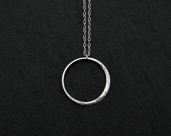 Collana pendente in argento con luna in lapislazzuli - Gioielli - C