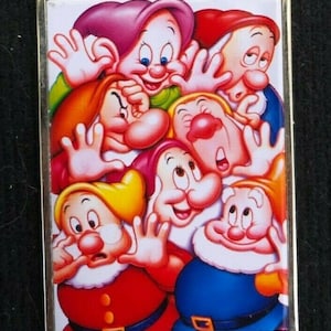 2001 Snow White   Seven Dwarfs a Gift and never sold to the public Disney Pin