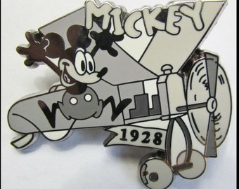 Vintage  Mickey Mouse Airplane pilot Authentic Disney  pin