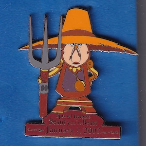 2002 Cogsworth Beauty and the Beast Special Release Disney Limited Edition pin on card