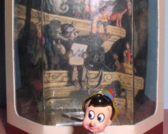 Pinocchio miniature Figurine in original box Walt Disney