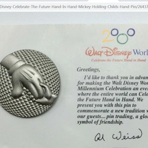 Vintage Mão na Mão Mickey Segurando a Mão de uma Criança Comemore o Futuro Membro do elenco somente no cartão pin