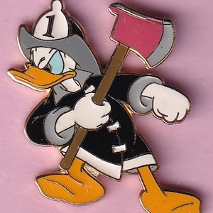 Vintage Donald Duck Feuerwehrmann mit Axt Pin