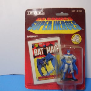 1990 Vintage  Bat Man hans on hip  made of die cast metal toy Made by Ertyl