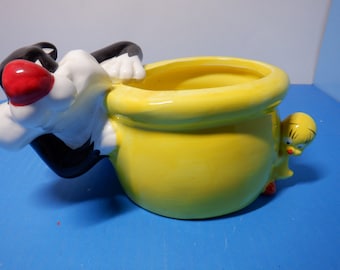 Vintage Warner Bros. Sylvester and Tweety porcelain