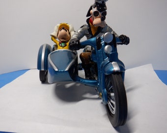 Vintage Disney Pride Lines Goofy y Mickey en una motocicleta fabricada en los EE.UU.