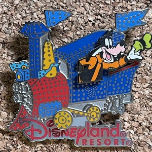 Vintage Goofy Electrical Parade Train Float Disney pin oon card