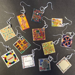 Miniatuur vintage speelbordontwerp Shrinky Dink-oorbelsets