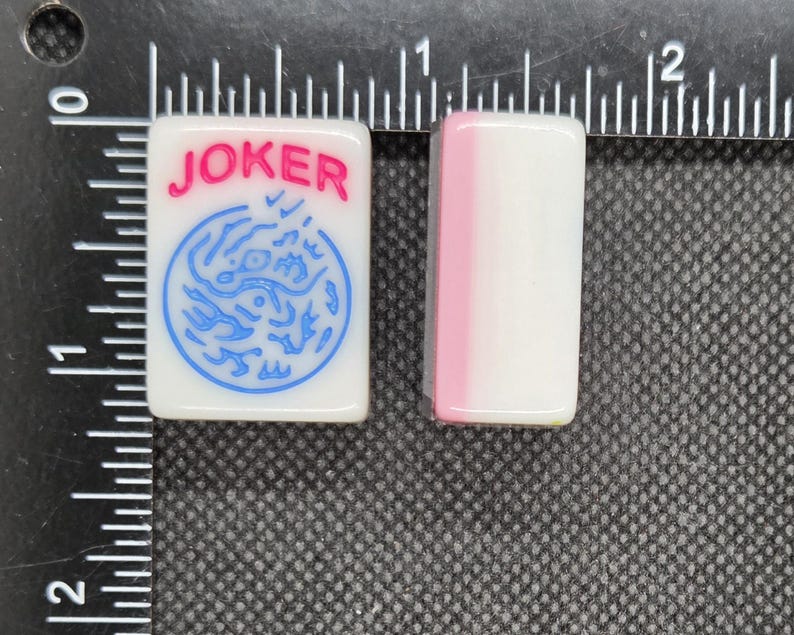 Mahjong-kakel med rosa baksida, kylskåpsmagnet, återvunnen Mah Jong-spelpjäs bild 9