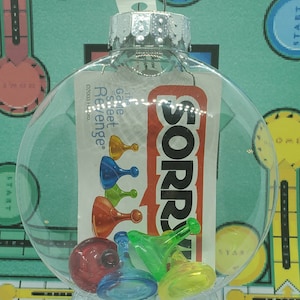Przepraszamy! Ozdoba z poddanego recyklingowi zabytkowego elementu gry (HACZYK OPCJONALNY)