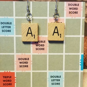 Pendientes de mosaico VINTAGE de Scrabble reciclado Pendientes con inicial de letra