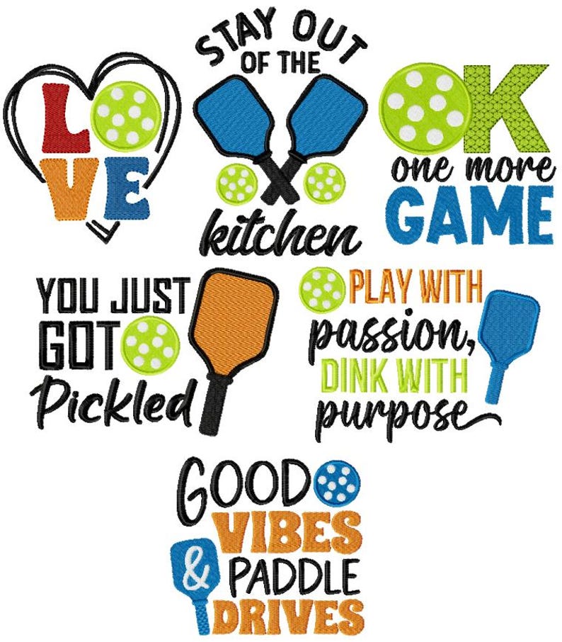 Pode incluir: Um conjunto de seis designs com tema de pickleball, incluindo raquetes, bolas e frases motivacionais como "Fique fora da cozinha" e "Boas vibra&ccedil;&otilde;es e golpes de p&aacute;".