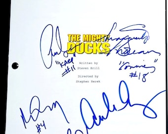 Emilio Estévez +4 Autografiado Firmado The Mighty Ducks Movie Script Beckett COA
