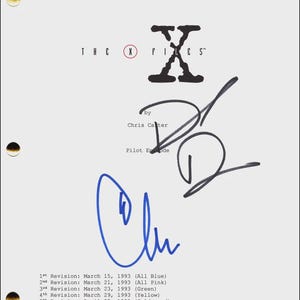 David Duchovny y Chris Carter firmaron el guión del piloto de Expediente X (JSA COA)