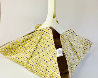 Fabric pie bag to carry cakes pies cakes and salad bowls