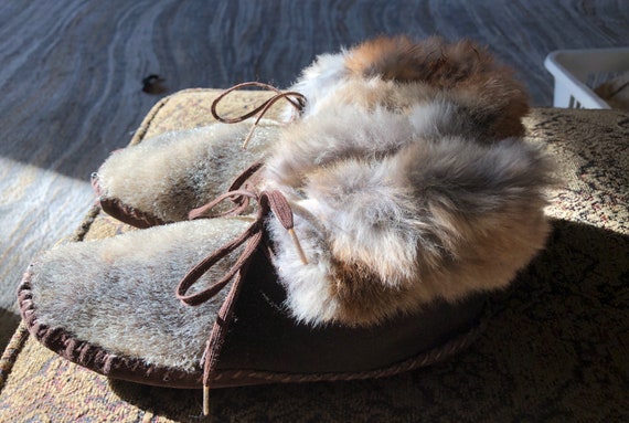 Vintage handmade Animal skin/fur leather Moccasin… - image 1