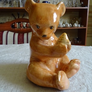 VINTAGE HONEY BEAR Figurine 5.9&quot; - 1960s Orange Ceramic - Hand Painted Collectible - Hungarian Porcelain