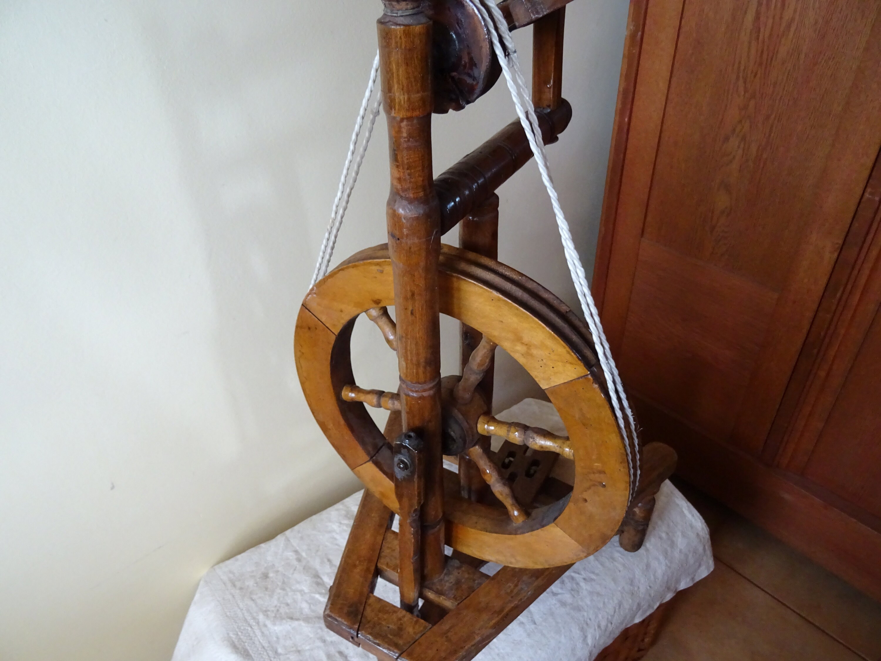 Wheel Flyer Bobbin for decoration on a Shabby chic or Wabi sabi home. agrohort.ipb.ac.id