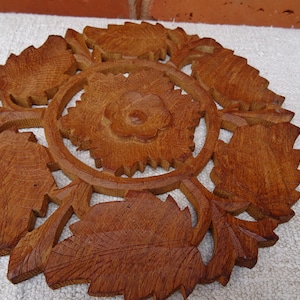 WOODEN TRIVET HOT Pad 8.27&quot; Engraved Handmade Board For Hot Dishes- Floral Round Coaster- Wooden Stand- Folk Farmhouse Kitchen Natural