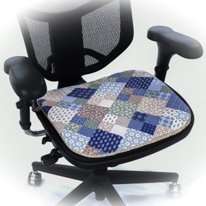 Seat cushion with natural filling for less sitting fatigue. Designed to keep legs and back healthy. Good for home office. Blue Patchwork