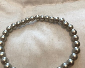 Handmade pearl beaded bracelet