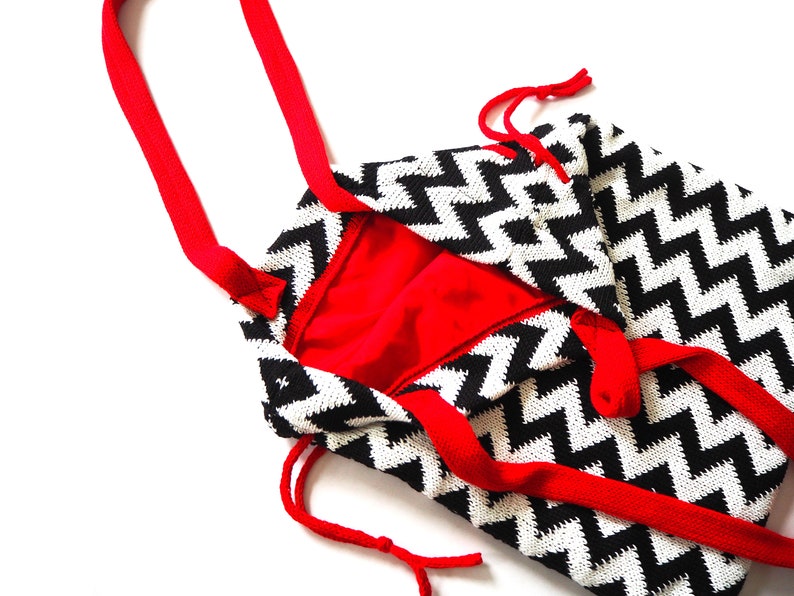 Handmade Knitted BlackWhiteRed Chevron Drawstring Tote Bag