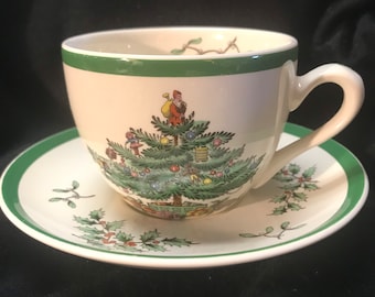 Set Of 6 Spode Christmas Tree Cups And Saucers Made In England. Very Good Condition.