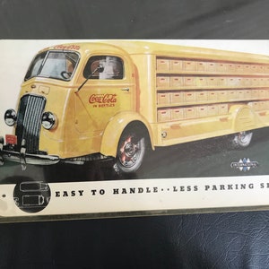 1930s Vintage Coca Cola Advertisement/Postcard. Good Condition. Shipping Included.
