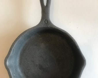 Cast Iron Griswold Skillet. Size 0 Skillet. #562. Salesman Sample.