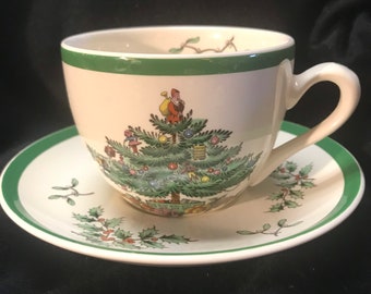 Set of 2 Spode Christmas Tree Cups And Saucers. Very Good Condition. Made In England. Original.